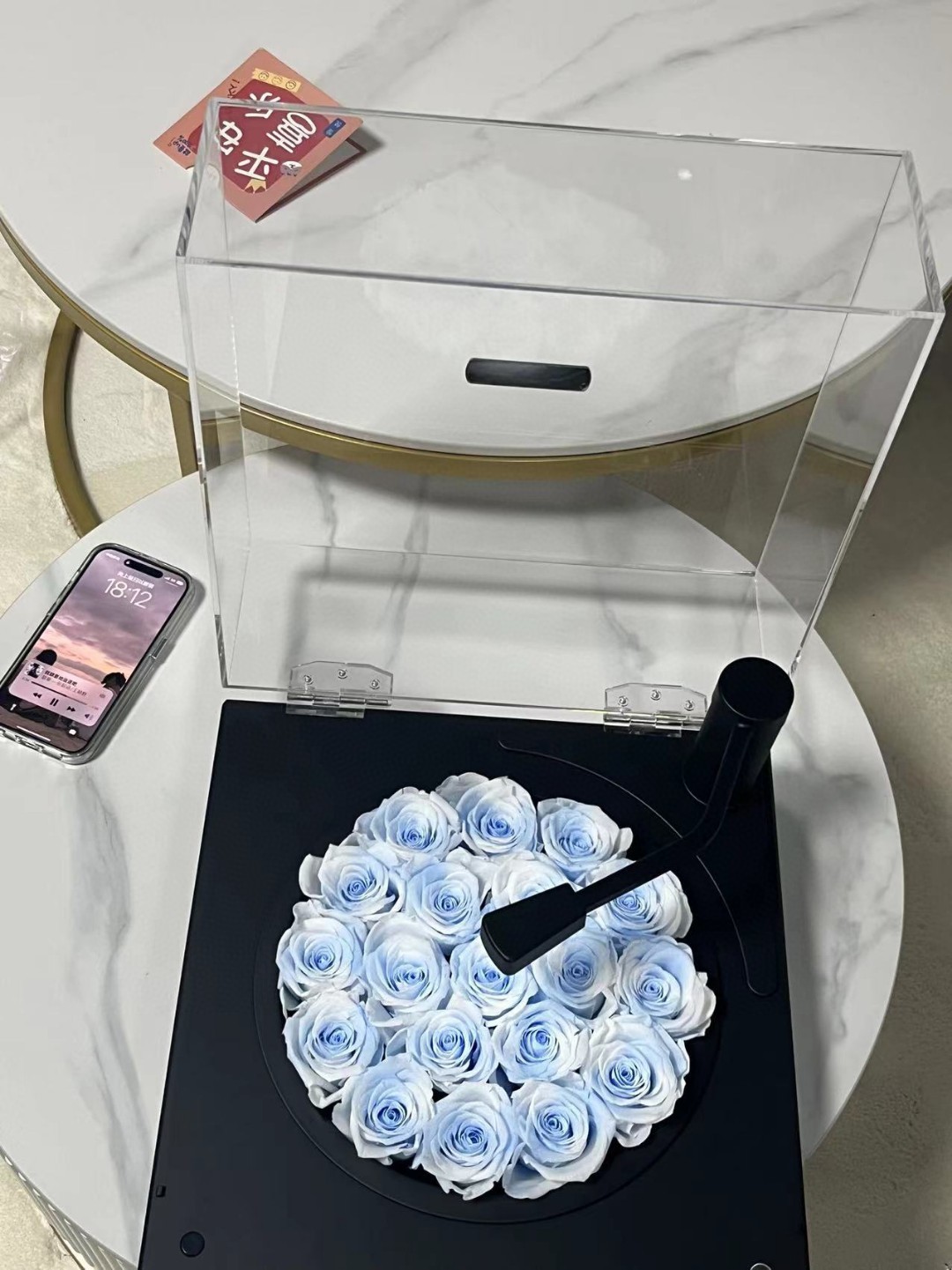 Fondo negro gramófono degradado azul
