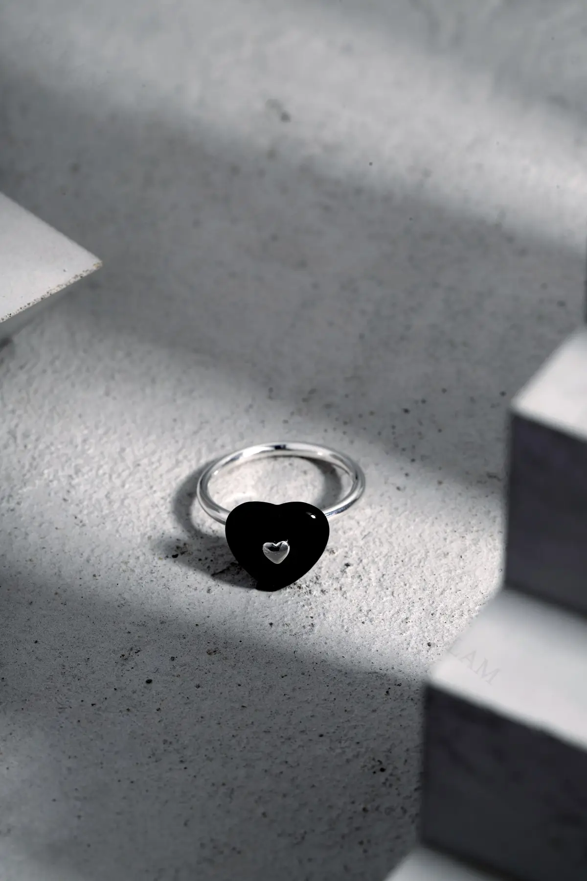 Производитель ювелирных изделий Dylam, простое металлическое Стильное кольцо из стерлингового серебра 925 пробы с родиевым покрытием и черным сердцем для женщин