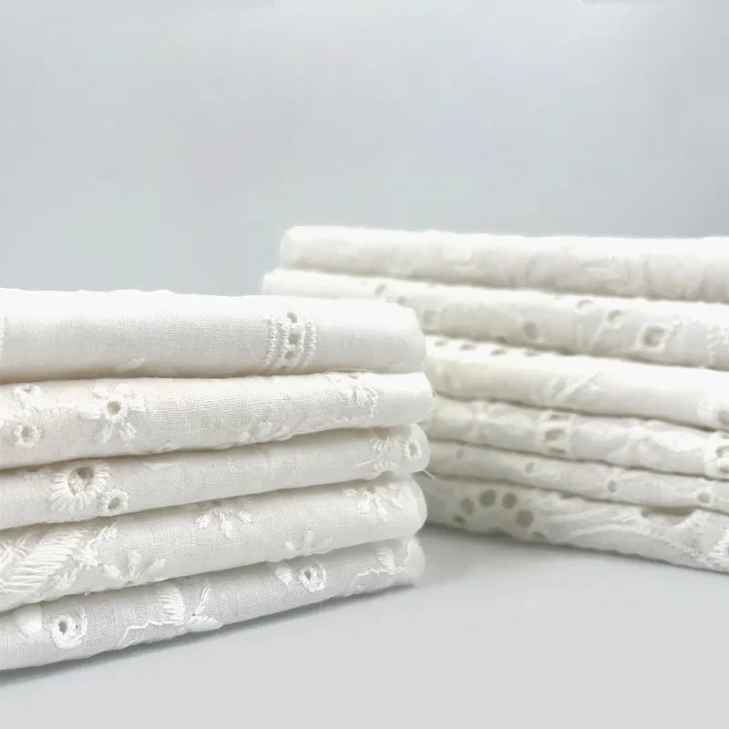 Ojal personalizado tejido 100% algodón flor blanca bordado para material de ropa