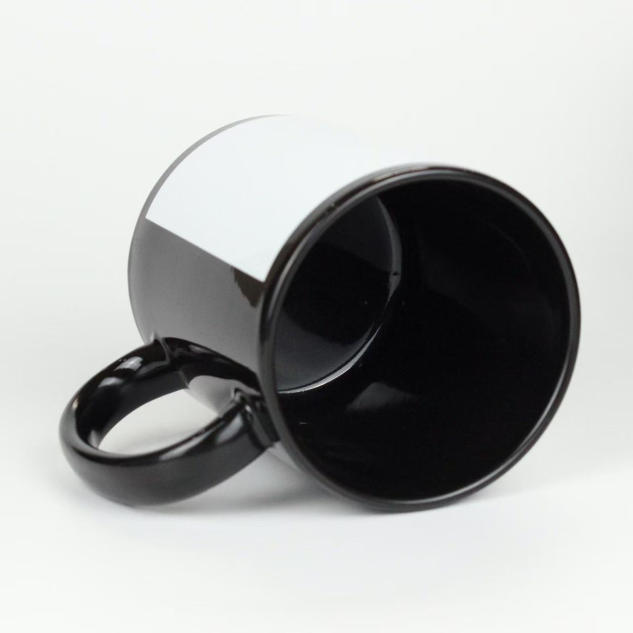Gobelets en papier noir