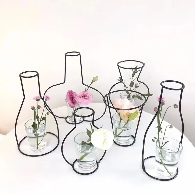 レトロな鉄のラインテーブル花瓶北欧の装飾ホームメタル植物ホルダー北欧スタイルの花瓶家の装飾