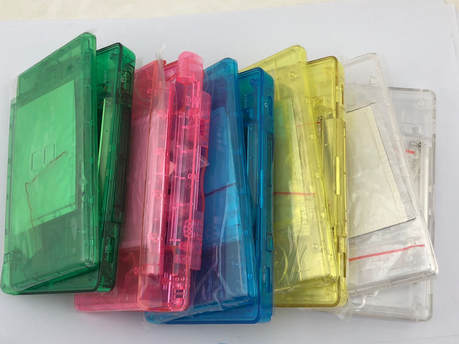 สีเขียวใส