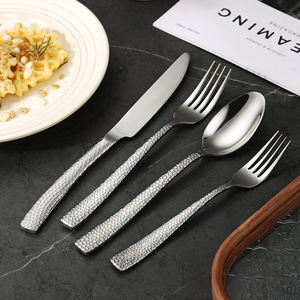 Motivi diamantati martellati addensati forchetta coltello cucchiaio posate da cucina strumento da pranzo elegante Set di posate di 5 per la casa del ristorante