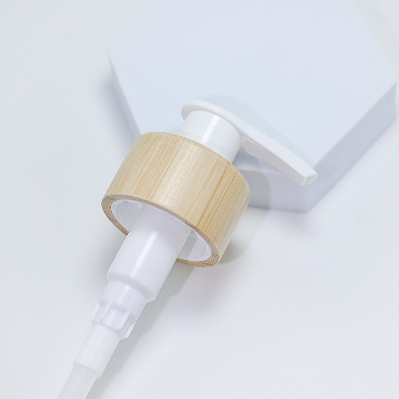 White bottle + black pump