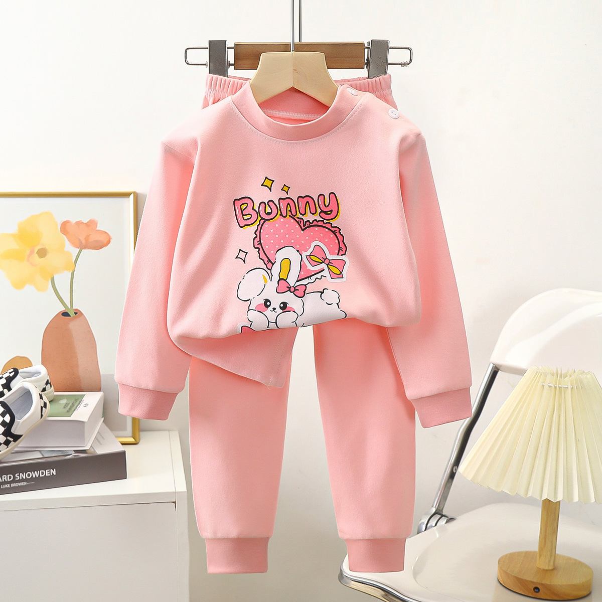 Set autunnale C12 a tinta unita con coniglietto "Love" - Maglia e pantaloni