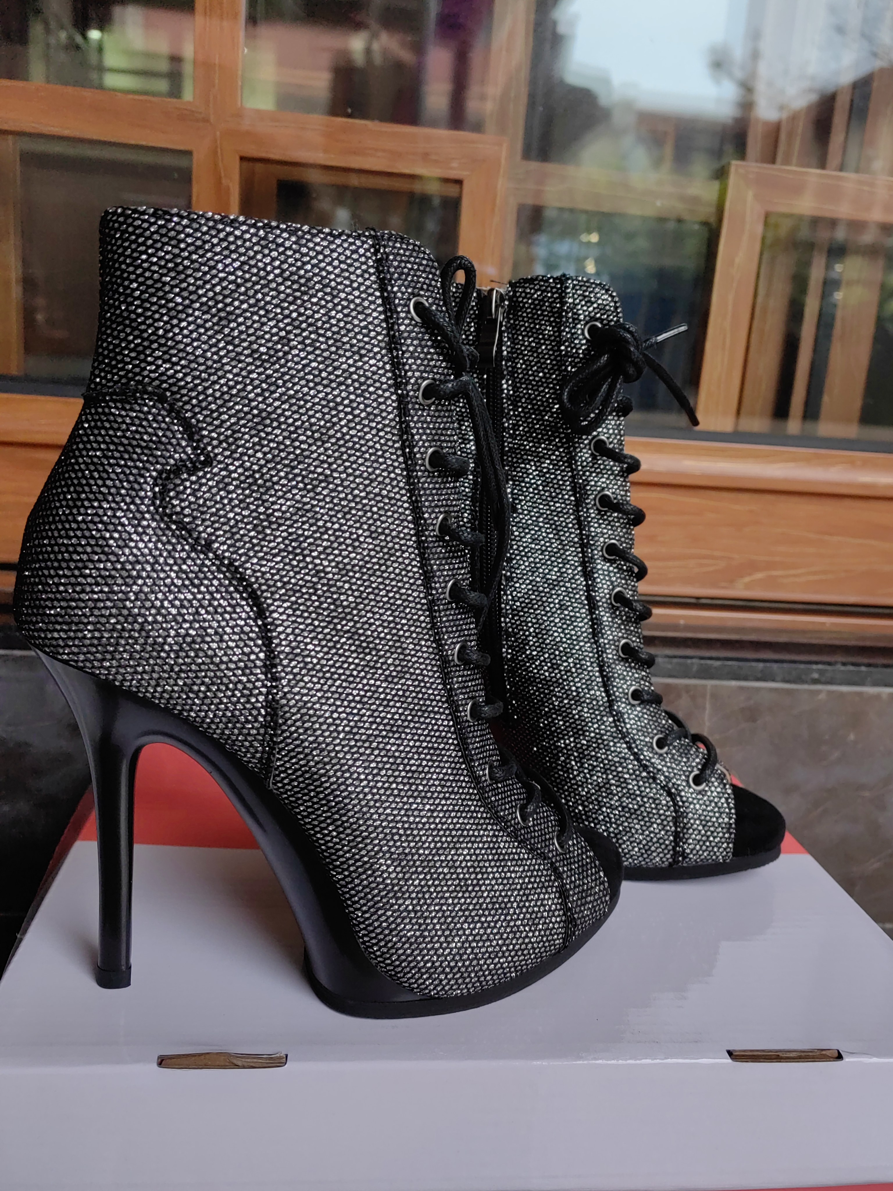 Talon en cristal noir hauteur 11cm