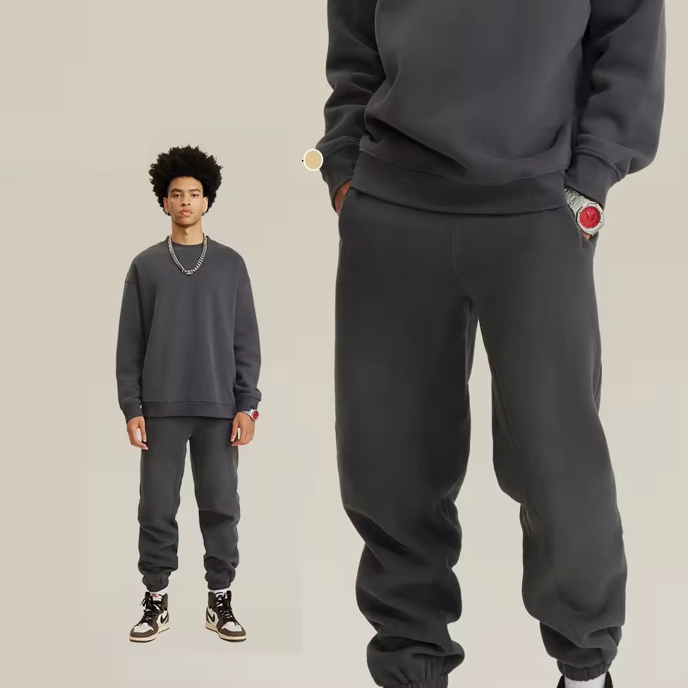 สีเทาเข้ม