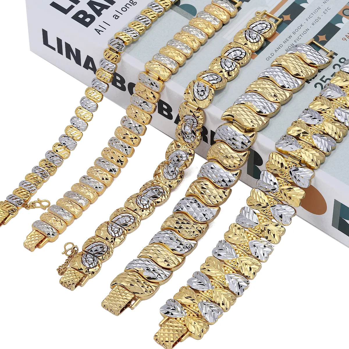 Jxx Bracelet plaqué or 24 carats en laiton avec feuille de cœur Bijoux de mode Bracelet pour hommes et femmes