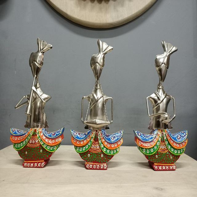 เช่นเดียวกับภาพ