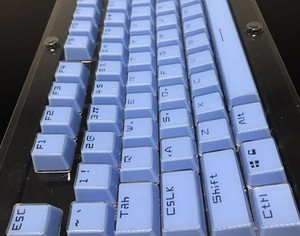 104キーPBTカラーキーボードキャップABS2色射出成形クローズドキャラクター半透明メカニカルキーボードキーキャップ
