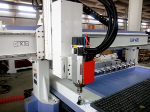 Sistema <span class=keywords><strong>Syntec</strong></span> <span class=keywords><strong>Router</strong></span> di <span class=keywords><strong>CNC</strong></span> UA-481 porta di legno che fa la macchina 1224
