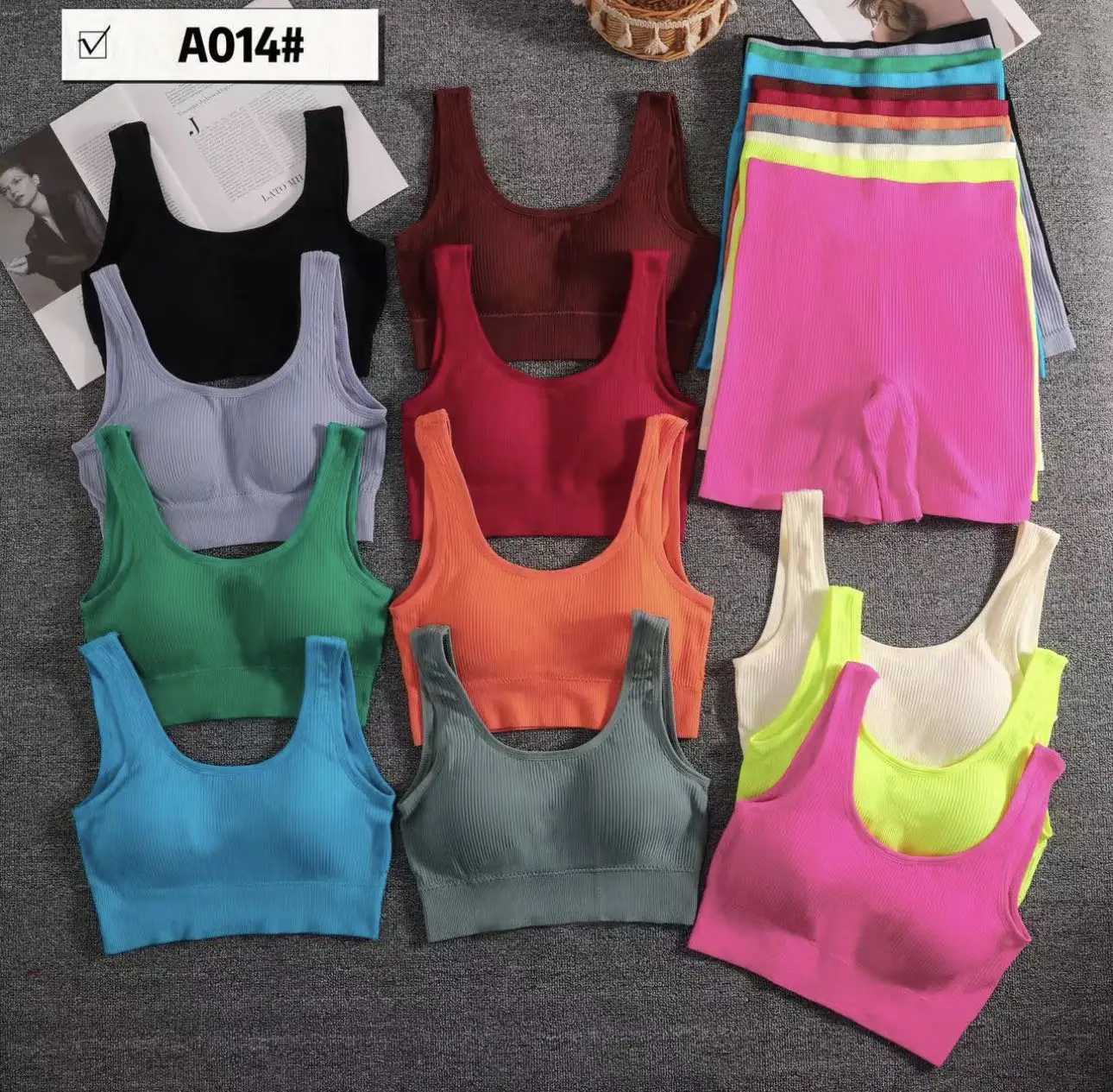 Ropa deportiva Conjunto de yoga Ropa de entrenamiento Ropa atlética puertos Crop Tube Top Shorts Pantalones cortos Legging Conjunto de sujetador sin costuras para mujeres