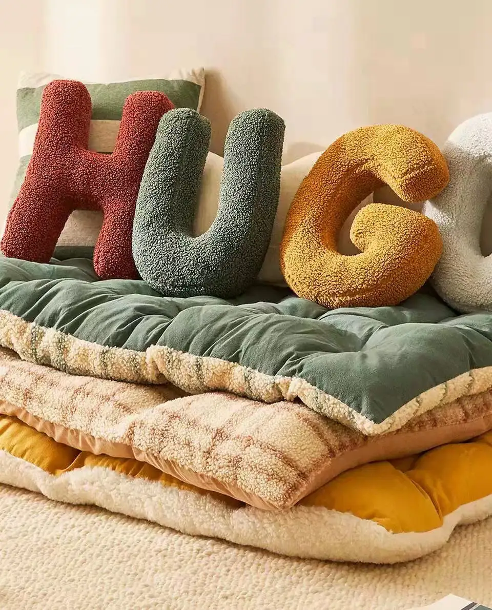 Almohada con letras, 26 cojines del alfabeto, terciopelo suave, decoración decorativa para habitación de niños, muñecos de peluche de juguete, regalo para bebés y niños pequeños