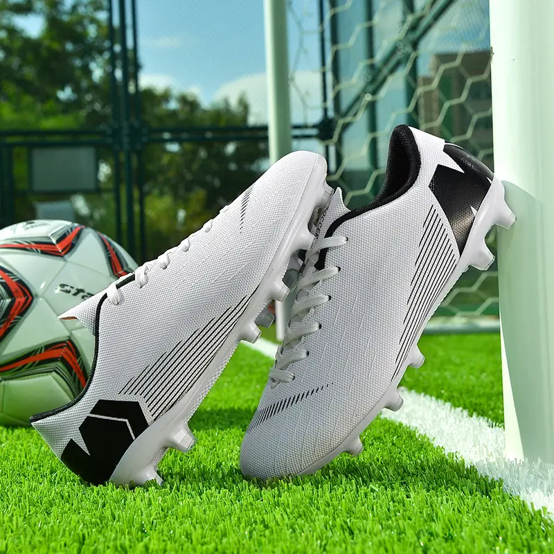 Nuovo design scarpe da calcio Outdoor allenamento scarpe da ginnastica punte lunghe scarpe da calcio per gli uomini scarpe sportive per bambini