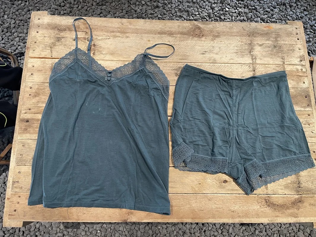 สีเขียว