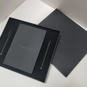 Cuaderno negro con páginas negras Libro de bocetos personalizado en blanco para dibujar Tapa dura con su propio logotipo personalizado - Product Image 2