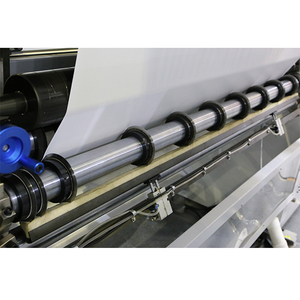 Rotola di controllo PLC ad alta velocità per far rotolare le etichette adesive di carta che tagliano la macchina di riavvolgimento - Product Image 6