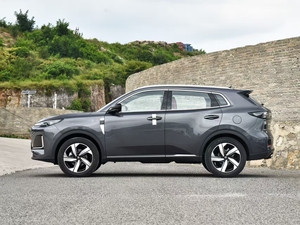 2025 yüksek kalite Changan CS55 artı 3rd nesil 1.5T DCT Premium çin benzin SUV 5-Seater yeni enerji araç ihracat - Product Image 2