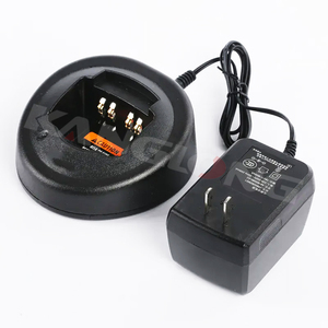 Walkie Talkie radyolar için HTN9000D masaüstü şarj cihazı Motorola MotoTrbo GP328 GP340 GP360 MTX850 <span class=keywords><strong>PRO7550</strong></span> için pil şarj cihazı