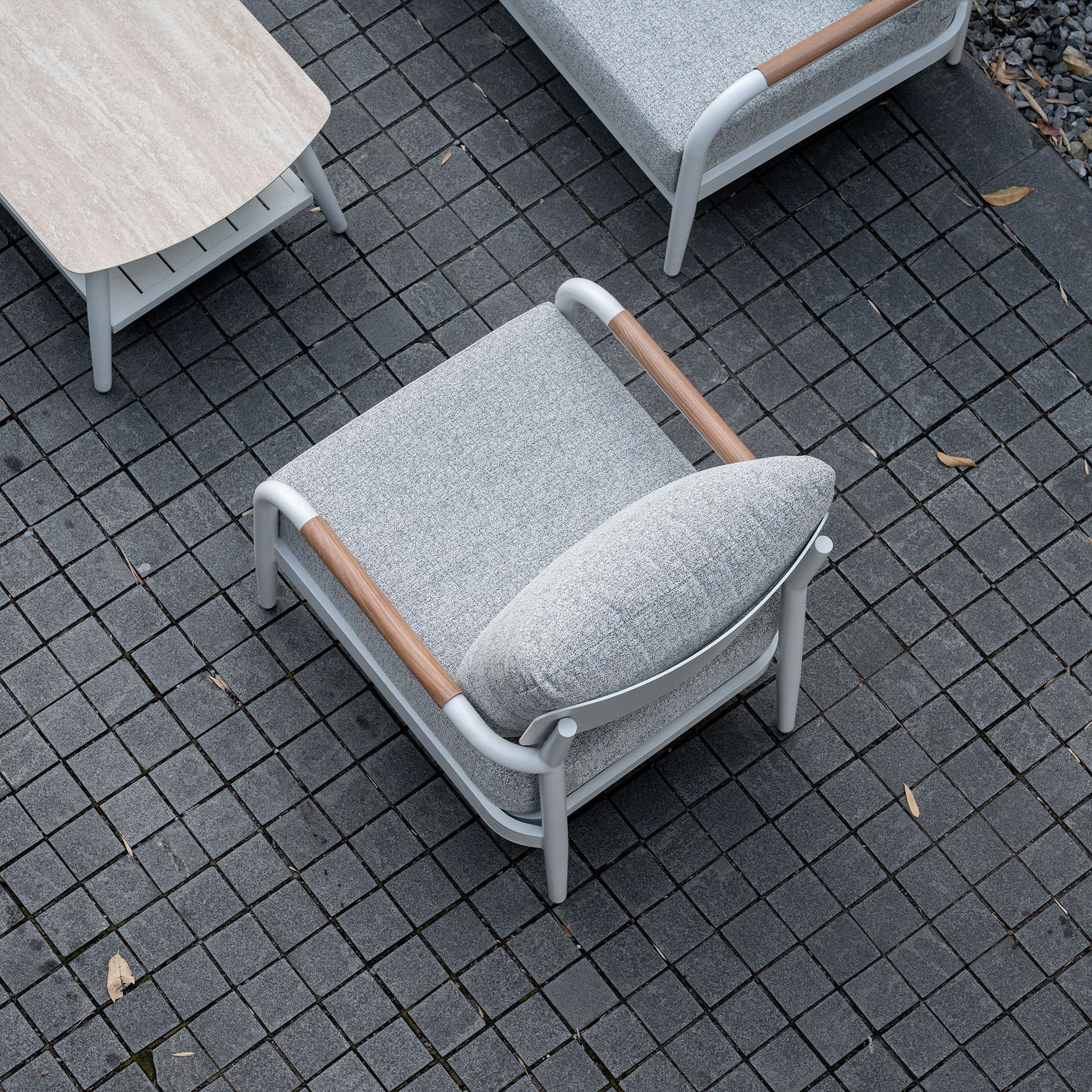 Single sofa