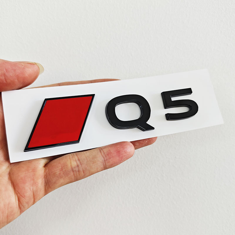 Nuovo quadrato rosso q5 nero lucido