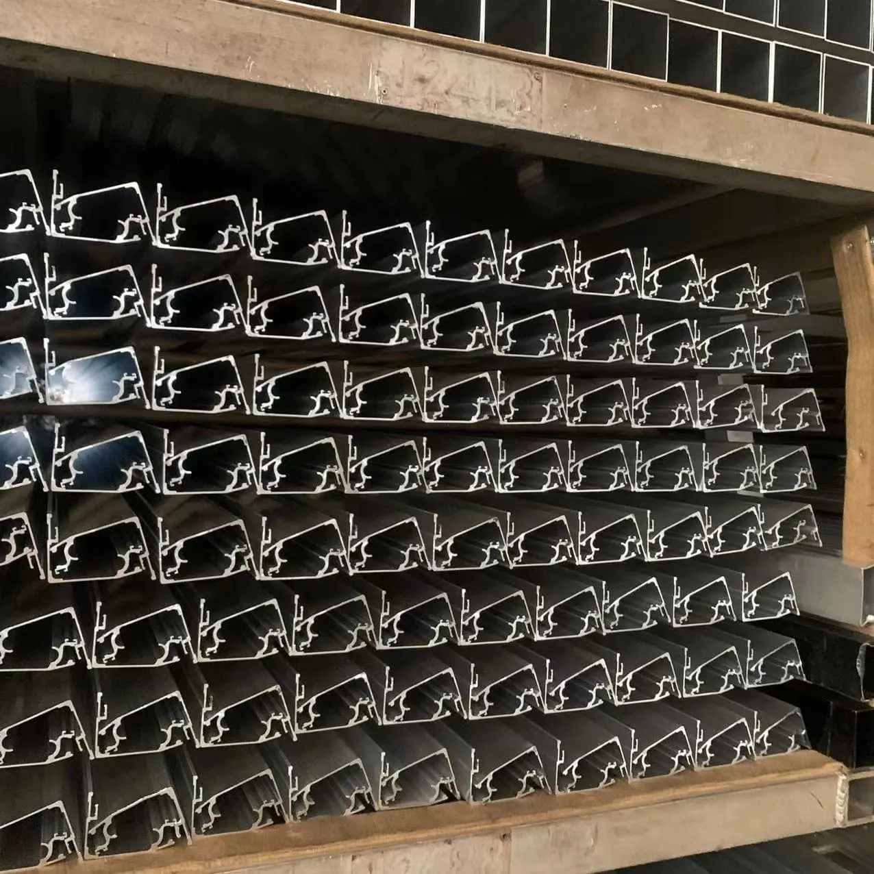 Perfil de aluminio de puerta de materiales de construcción de fábricas OEM Premium para marco de puerta oculto