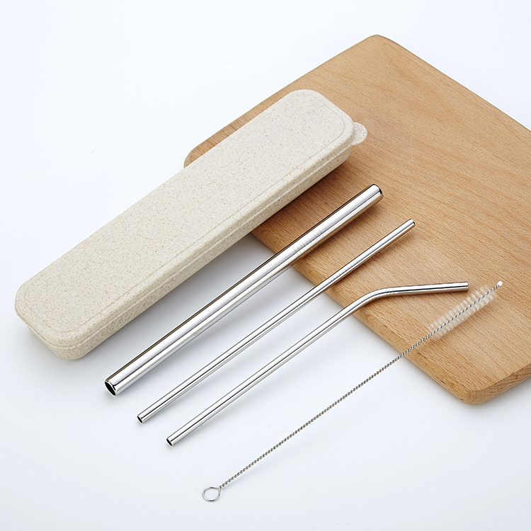 Set da 4 pezzi in argento con custodia