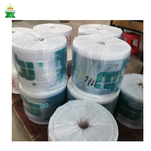 定制无标志设计塑料袋卷，用于小袋水灌装机，具有完整印刷