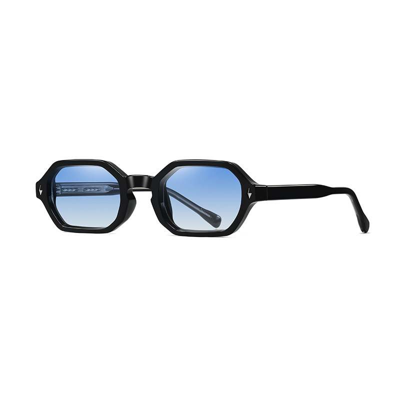 Bleu dégradé noir