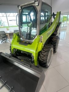 Mini Skid Steer ZS080V 0.8ton Capacidad de carga Cargador frontal con accesorios - Product Image 6