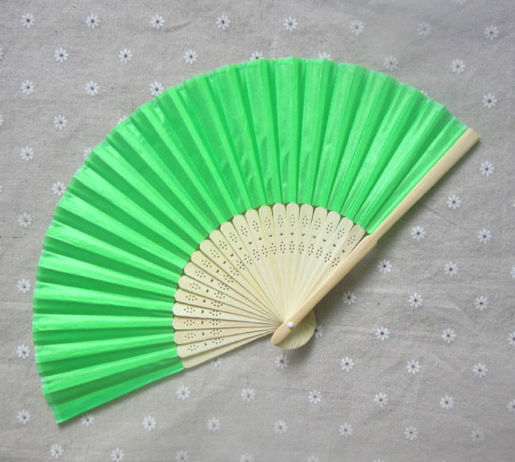 สีเขียว