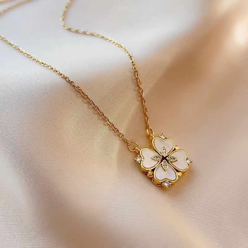 X0048 gold, necklace.