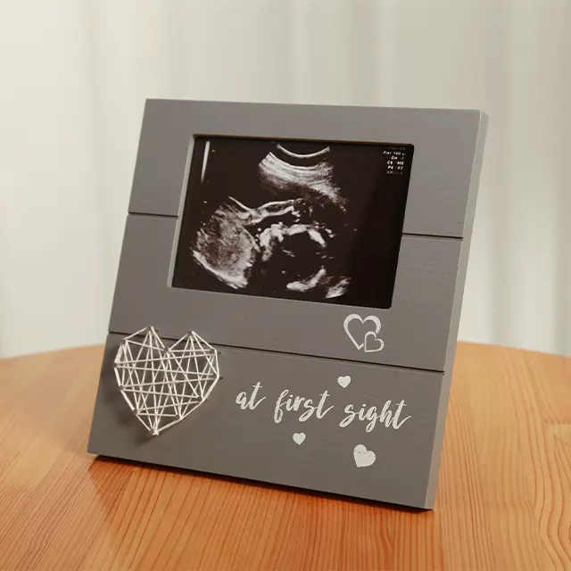 一目で新しいデザインの愛灰色の赤ちゃんのソノグラム記念品母の日妊娠ギフト木製フォトフレーム