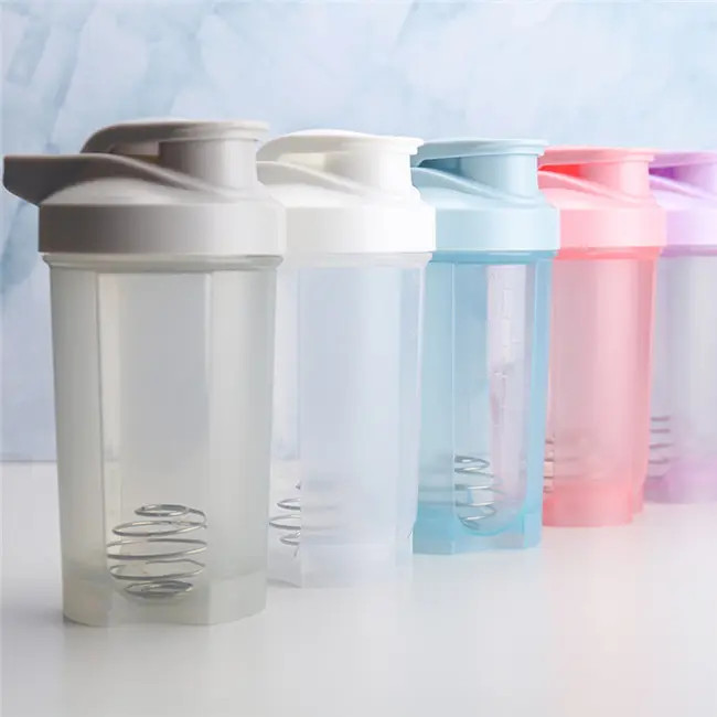 Bouteille de shaker de protéines en plastique sans BPA P1150 gobelets de shaker de gymnastique logo personnalisé en plastique bouteille d'eau de sport 500ML pour le fitness