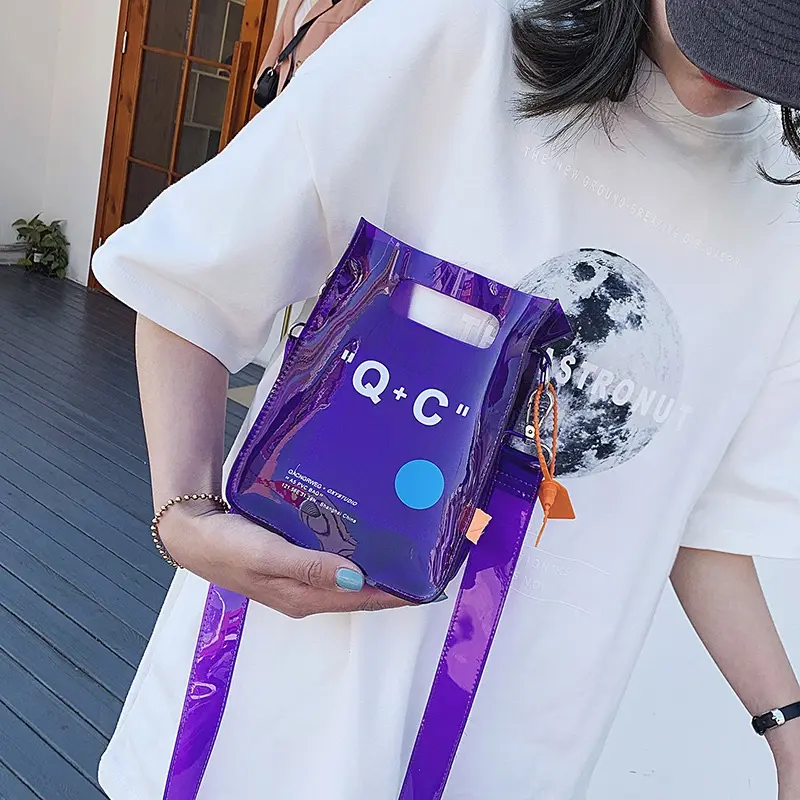 2020 شخصية المنتج OEM أزياء متعددة الألوان الصغيرة الأرجواني PVC عبر الجسم حقيبة كتف حقيبة ساعي