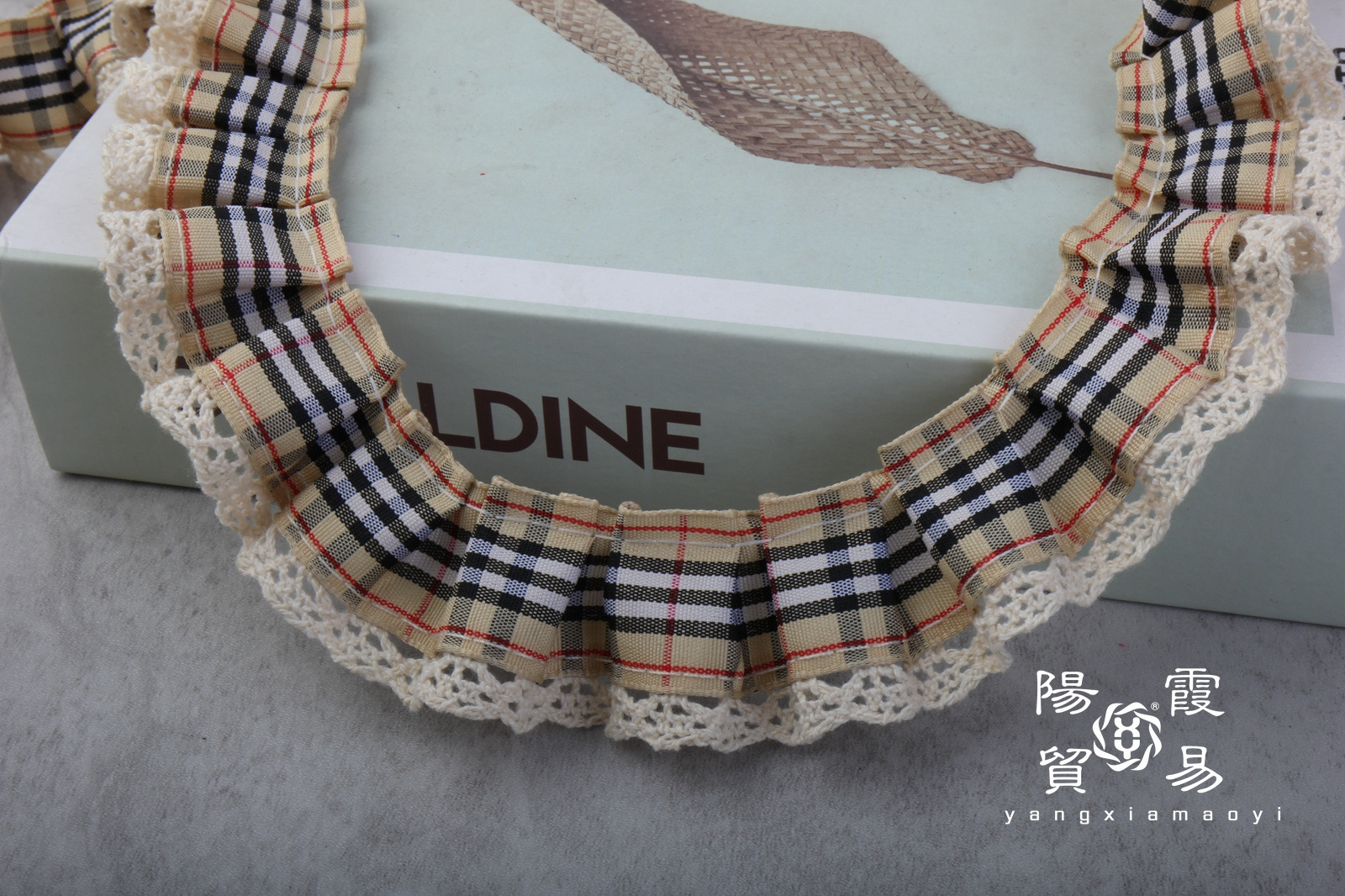 Beige red thread-3 cm20m bundle-beige with red thread