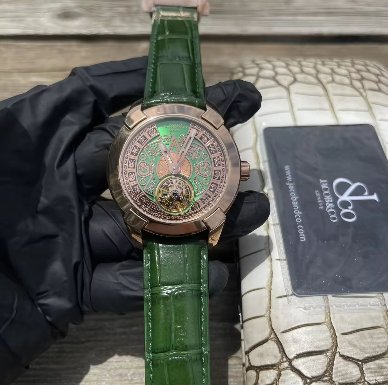 สีเขียว