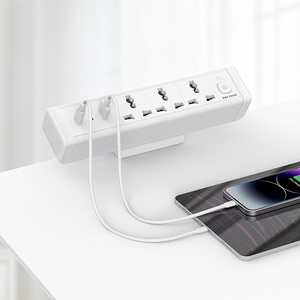 Innovadora abrazadera de 3 salidas Regleta de alimentación Universal 65W USB Enchufe de escritorio 2500W Max Salidas de borde de escritorio con conectividad NFC - Product Image 1