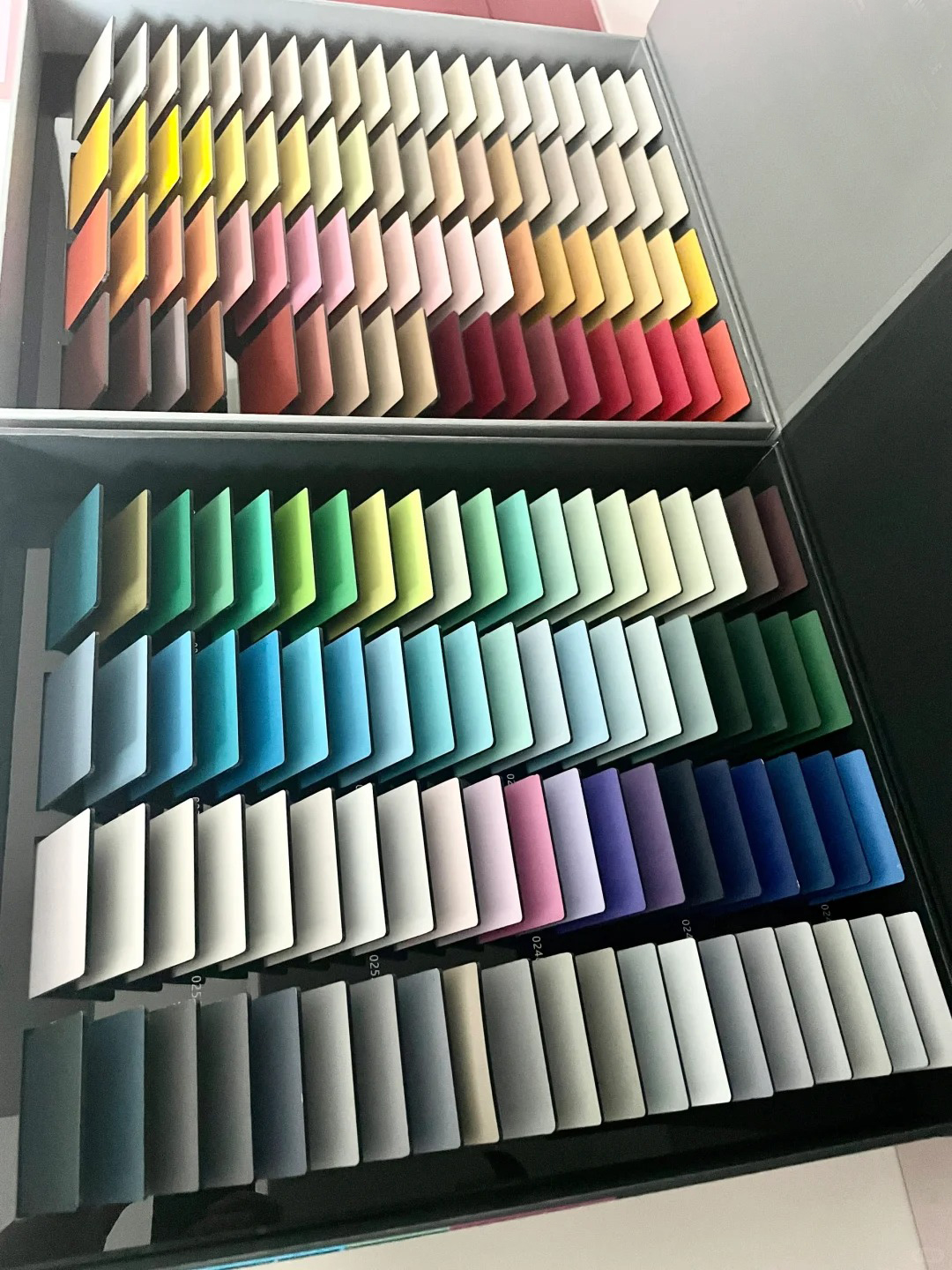 Disponibile in una varietà di colori