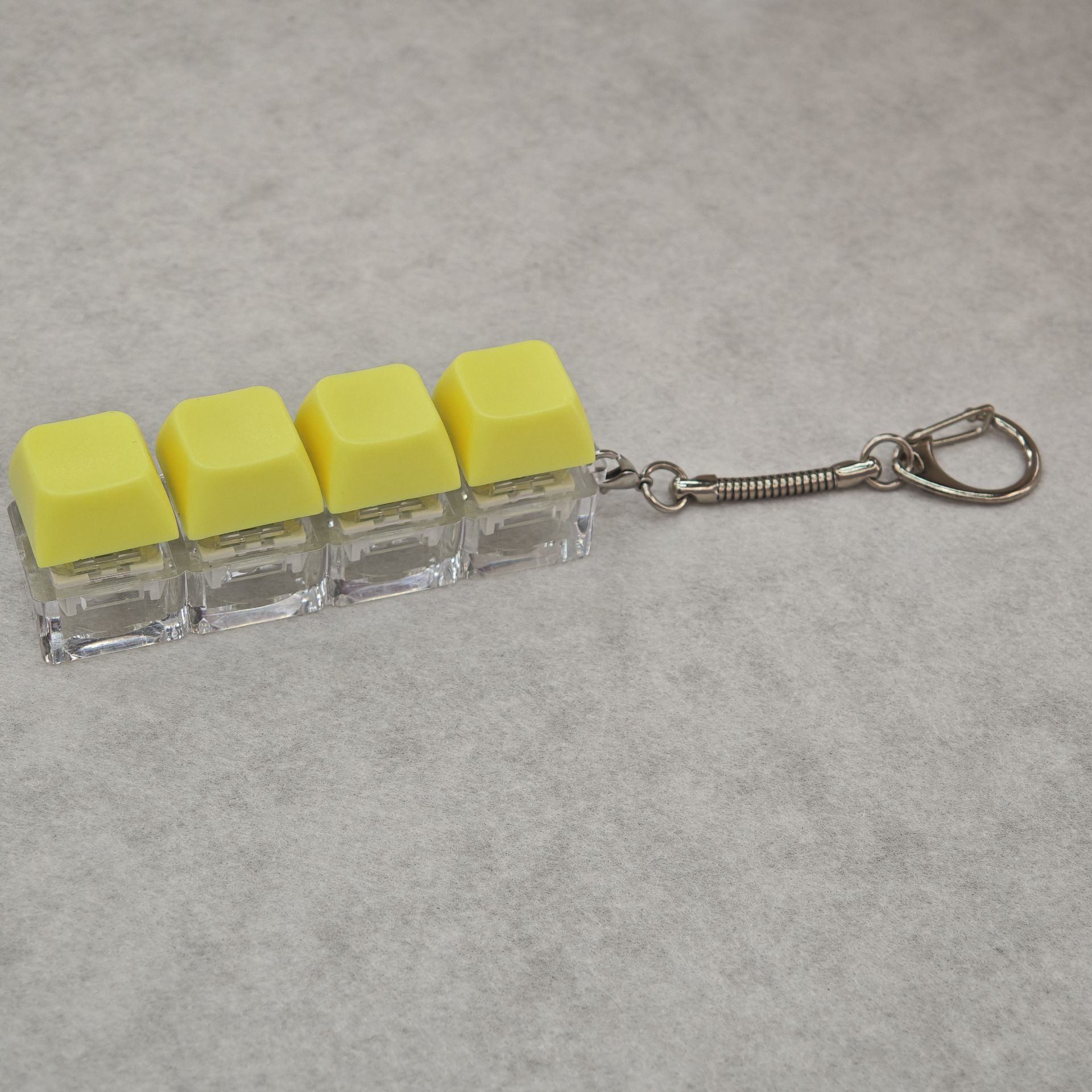Coque inférieure transparente à quatre touches - Capuchon jaune
