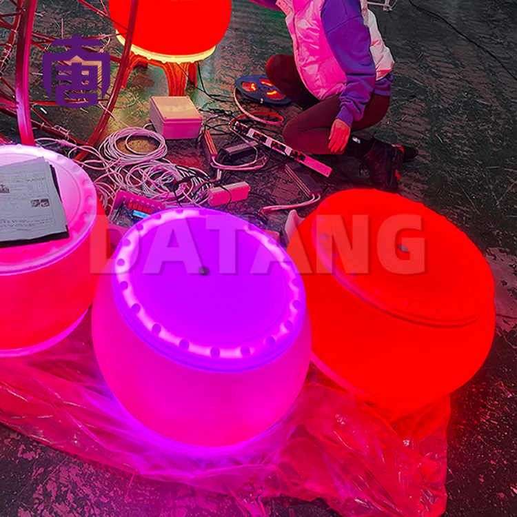 สีแดง