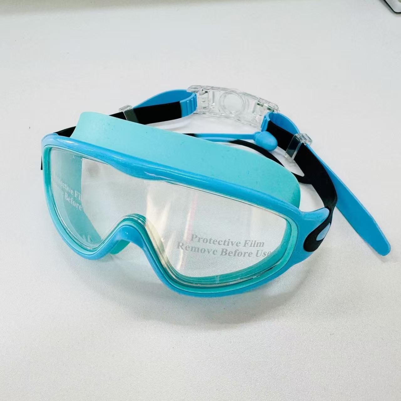 สีเขียวเข้มและเขียวอ่อนในกล่อง