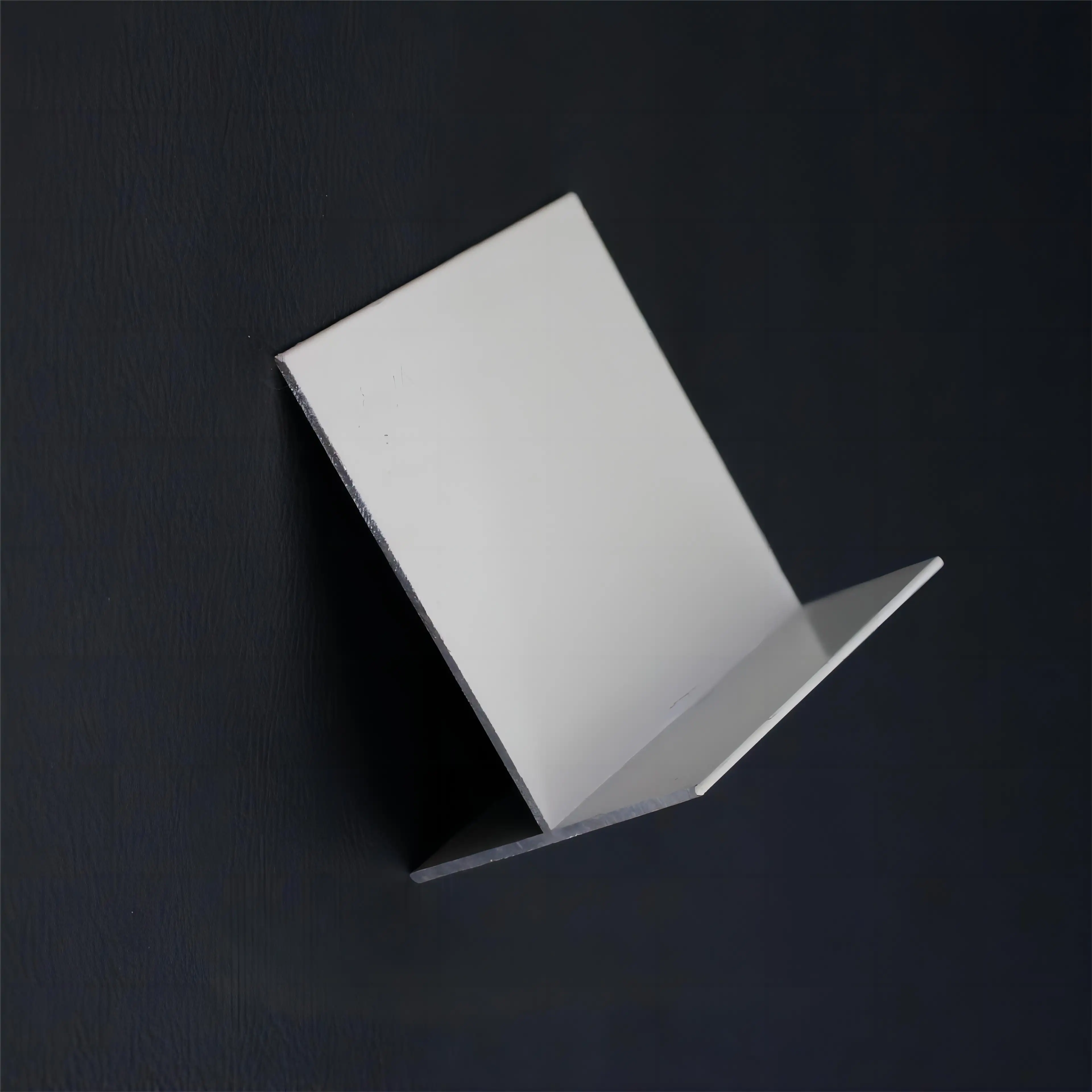 Profilo in alluminio metallico personalizzato a forma di T