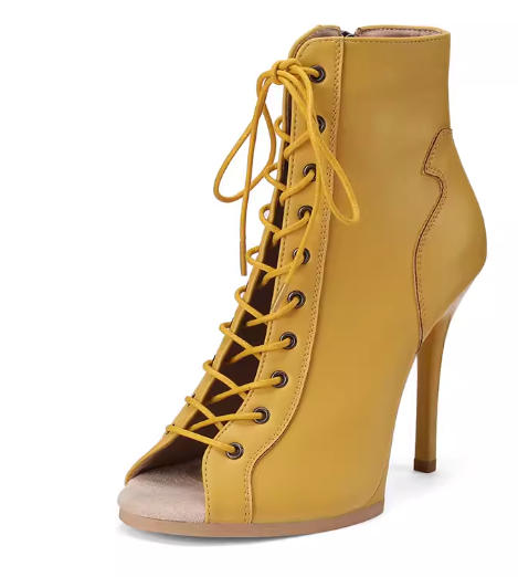 PU jaune avec talon de 9,5 cm.