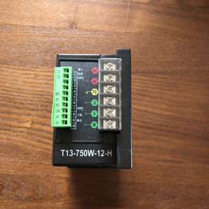 Convertidor de frecuencia simple de entrada monofásica de 750W, controlador de motor trifásico con controlador MCU VFD