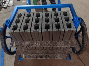 Máquina de enclavamiento automático de alta calidad, bloques de enclavamiento automático para pavimentación y construcción, maquinaria de fabricación de ladrillos popular en 2024 - Product Image 3