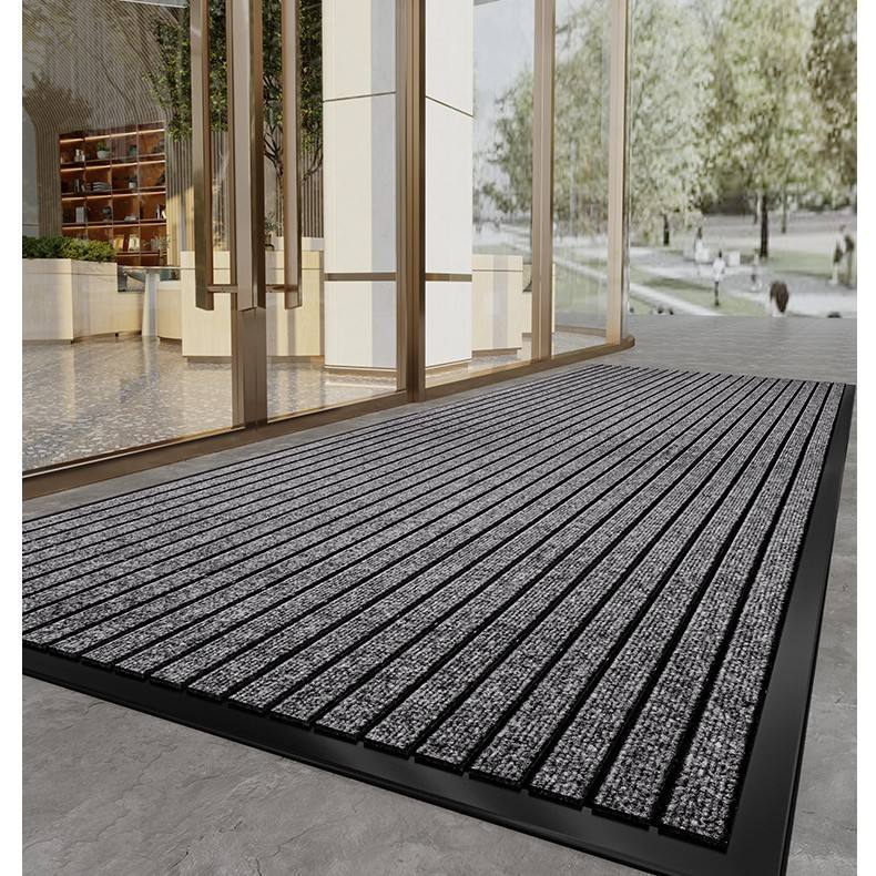 พรมเช็ดเท้ายางลายเรือสีดำและเทา