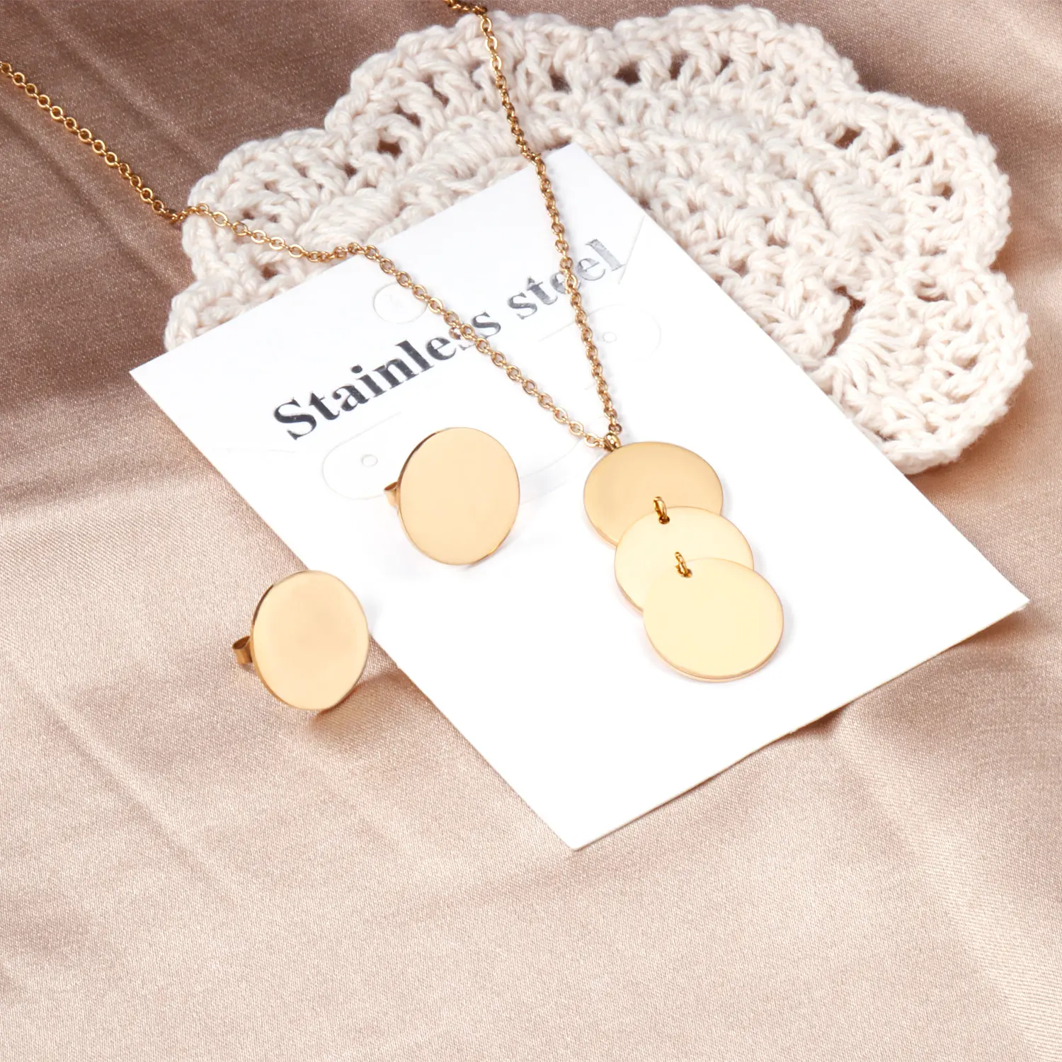 Set di gioielli da donna in acciaio inossidabile 18 carati con orecchini a bottone placcati in oro 18 carati