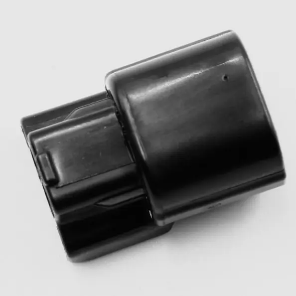 6189-0890, Conector de automóvil original y genuino de carcasa hembra negra