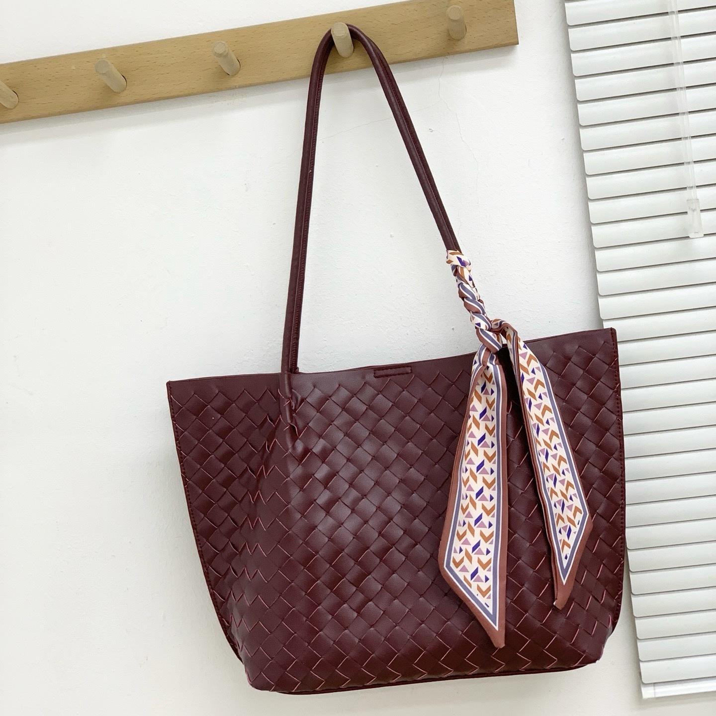 สีแดงไวน์